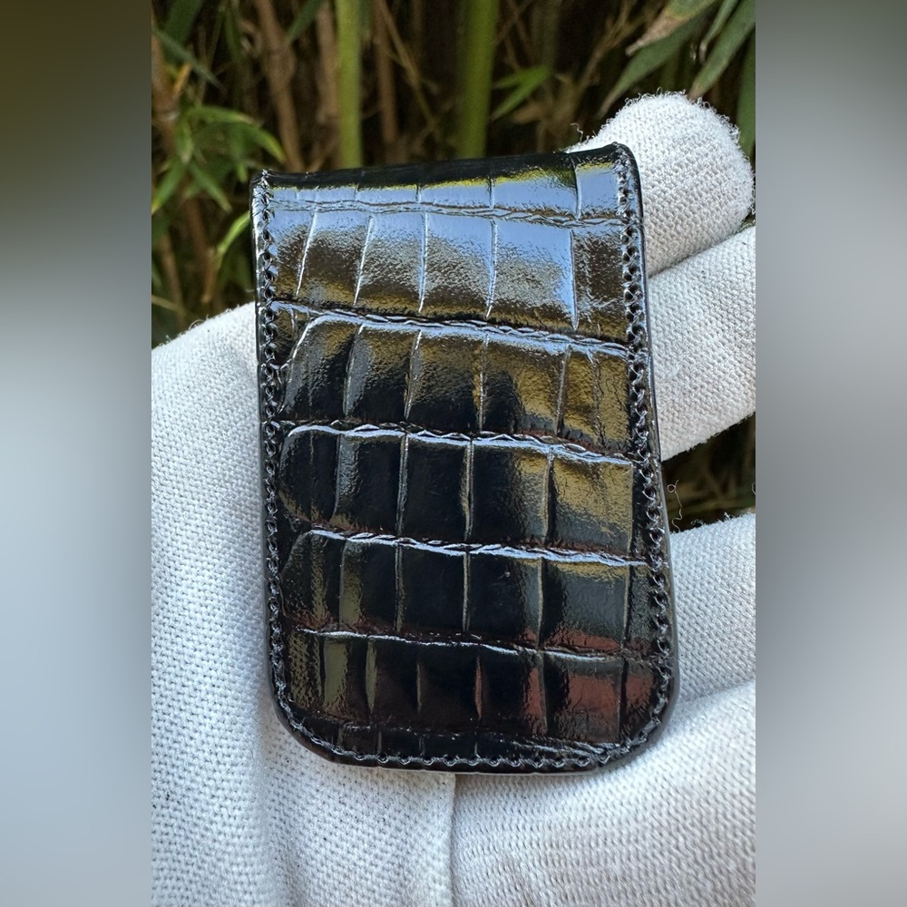 Genuine vintage JOHNSON BROS LTD black alligator magnetic money clip